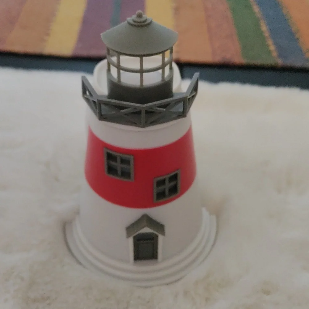 Yankee Candle Lighthouse Scentplug Holder - Picture 3 of 4